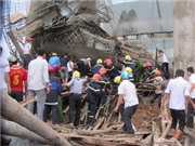 Bóng đá anh, ngoại hạng anh, lịch thi đấu euro 2012, Sập cổng tòa nhà 7 tầng, nhiều người thương vong